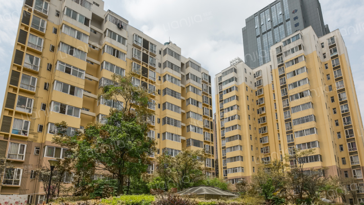 云南省建三公司住宅小区外景图