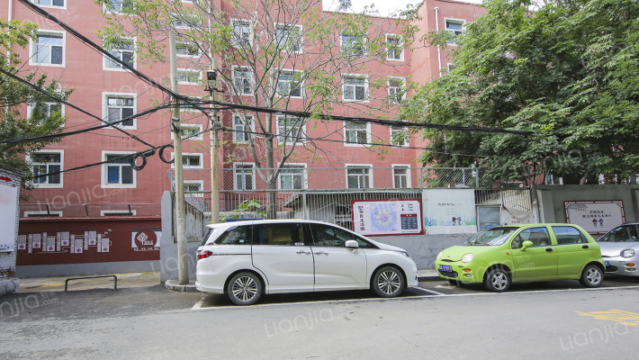 33中家属楼外景图