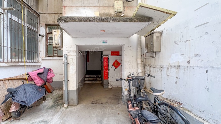 律师事务所住宅楼外景图