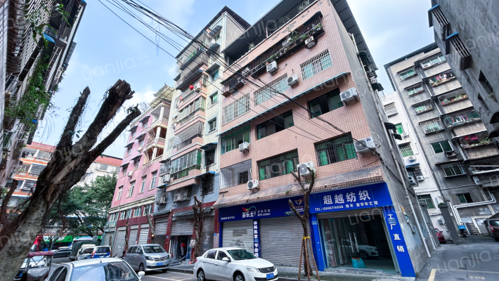 皮鞋城南二街83号外景图