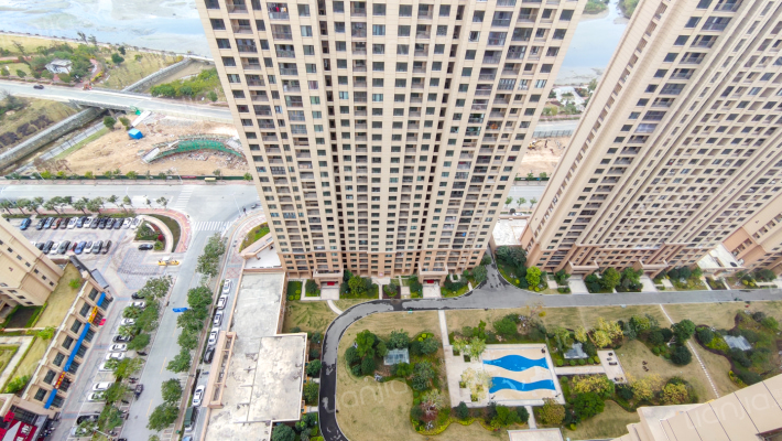 中联名城外景图