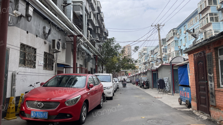 汇丰安全文明院外景图