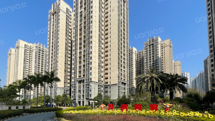 卓越东部蔚蓝海岸四期外景图