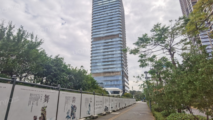 荣超金融大厦外景图