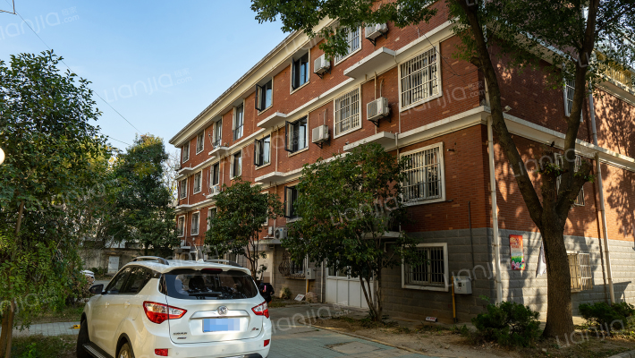 福达人才公寓外景图