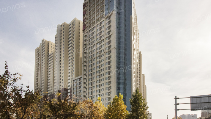 山顶大厦外景图