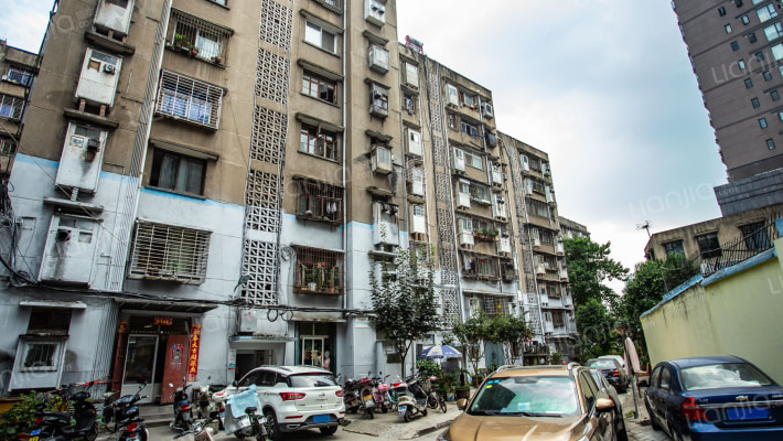 晨虹小区外景图