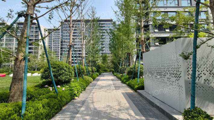 绿城春来风华外景图