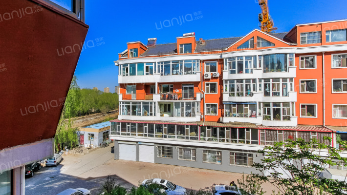 水岸花园外景图