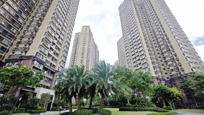 万科东新翡翠松湖外景图