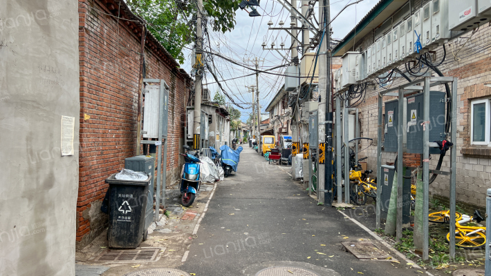山涧口一巷外景图