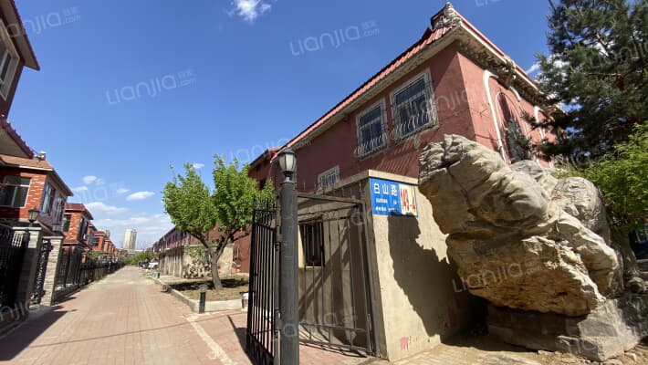 沈阳第一村外景图