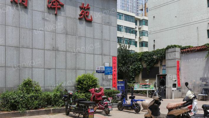 太原丽泽苑小店区房价怎么样丽泽苑小店区房源户型图小区车位交通地址