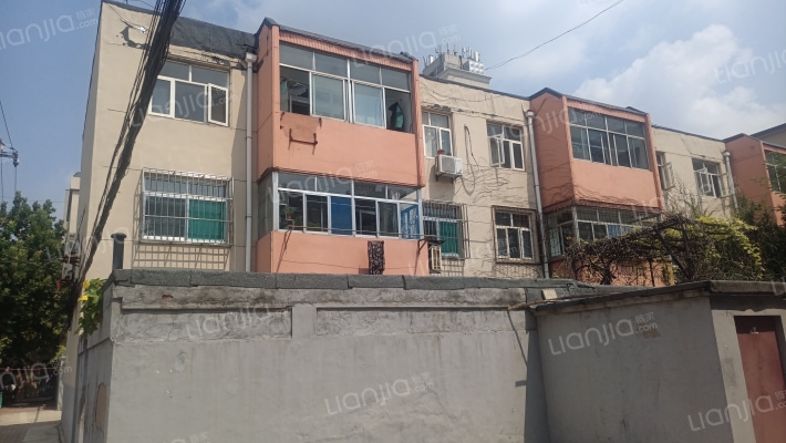 医药公司宿舍外景图