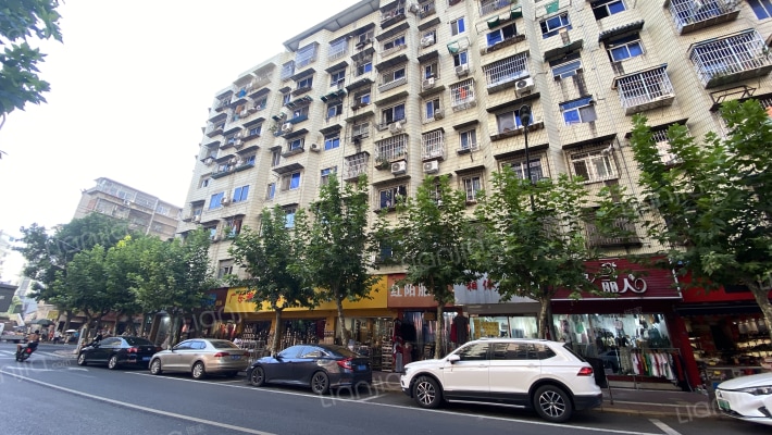 新民街347号居民楼外景图