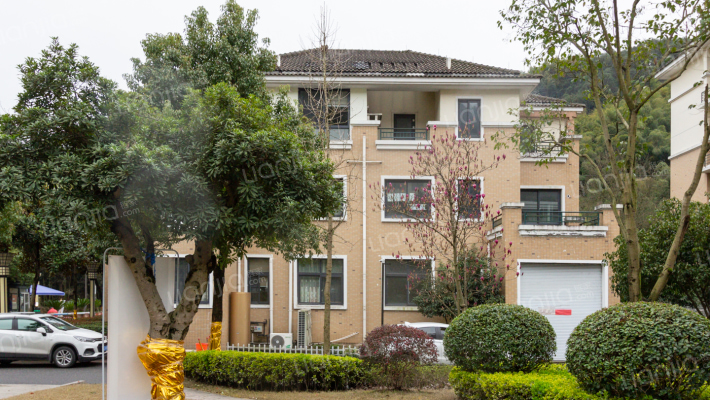 蝶翠华庭外景图