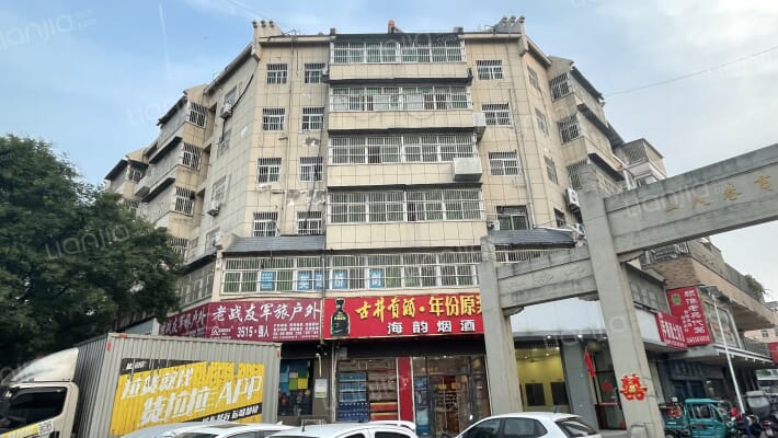 一人巷商业街外景图