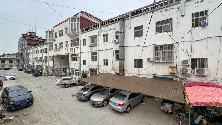 燕峰市场外景图