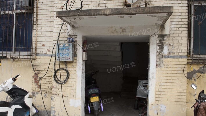 交通路148号院外景图