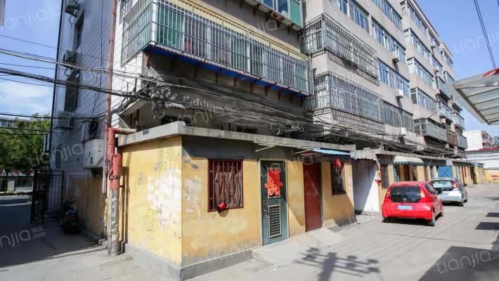 东民村居民楼外景图