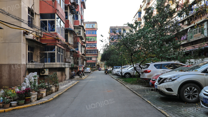 利君西生活区外景图