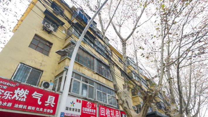 南阳路270号院外景图