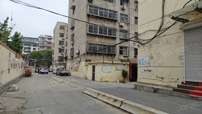 拖拉机站宿舍外景图