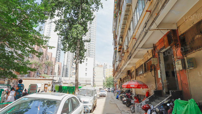 六厂前街外景图