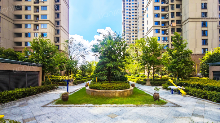 万象华庭一组团外景图