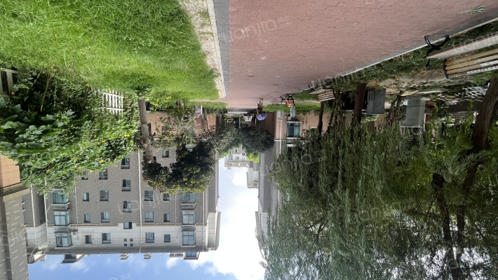 百胜春天外景图