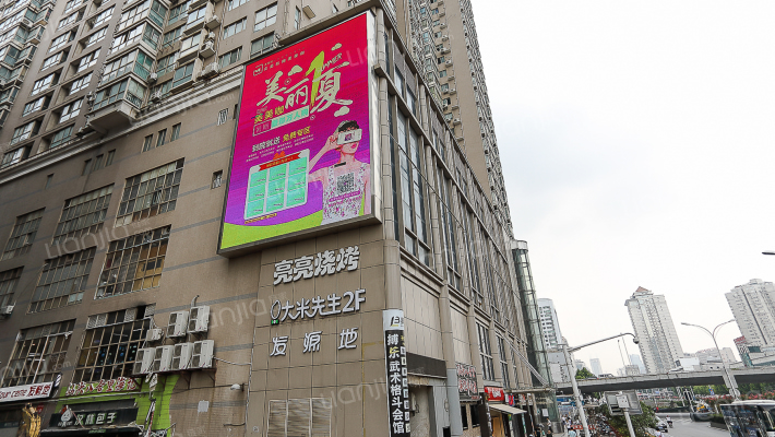 阜华大厦外景图