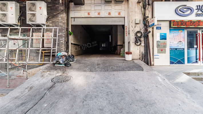 东兴公寓外景图