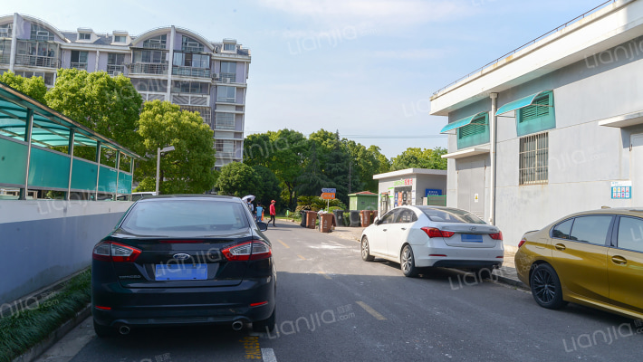 听潮七村外景图