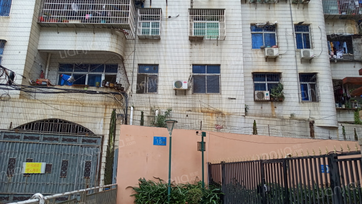 龙兴公寓外景图