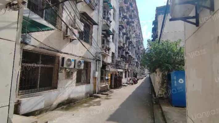 七一商场宿舍楼外景图