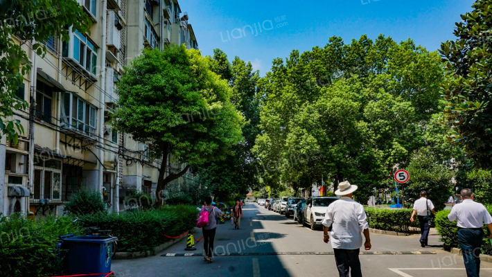 地矿天地外景图