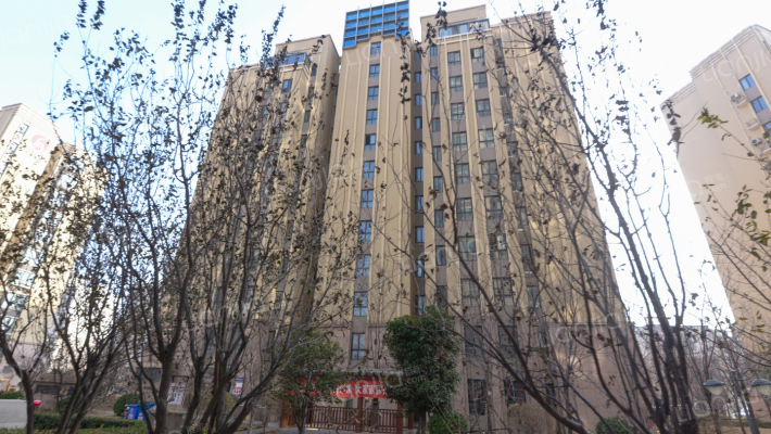 万象春天外景图