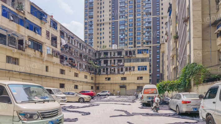 石桥墩还建楼外景图