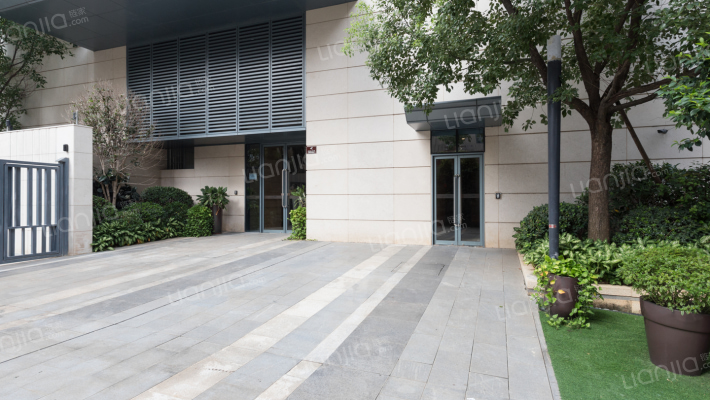 信和银湖天峰外景图