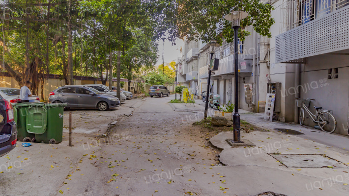 铁五小区外景图