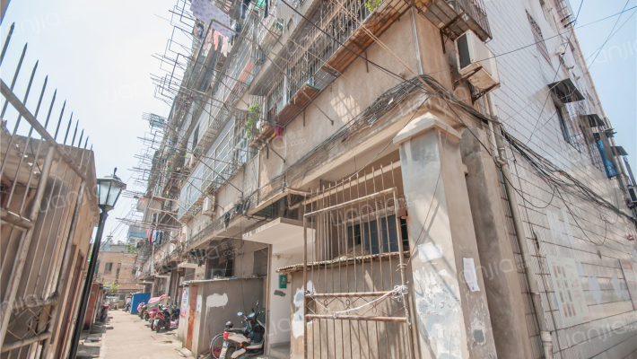 德兴综合楼外景图