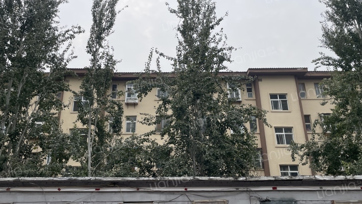 交警小区外景图