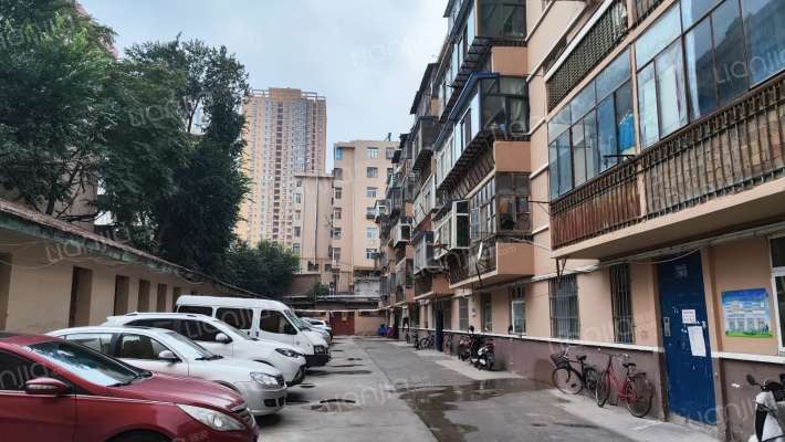 工行家属院小区外景图