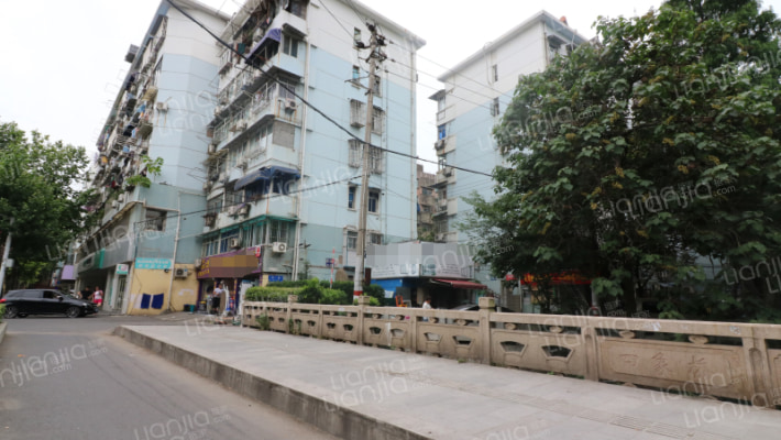 西一新村外景图