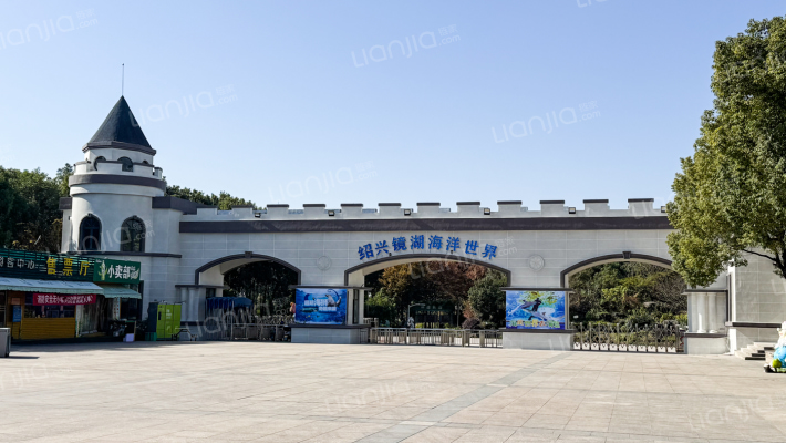 卧龙·石泗里外景图