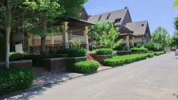 水岸城春华园外景图