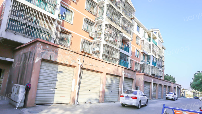 中市商业广场外景图