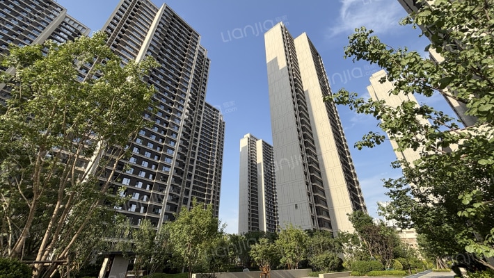 保利天汇外景图