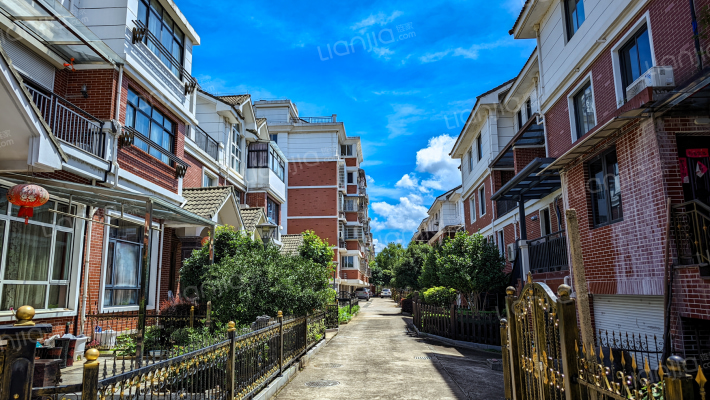 湖景豪庭外景图