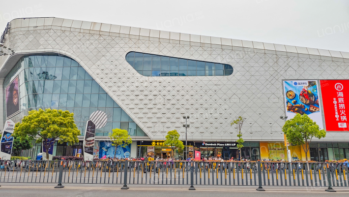 吾悦广场外景图